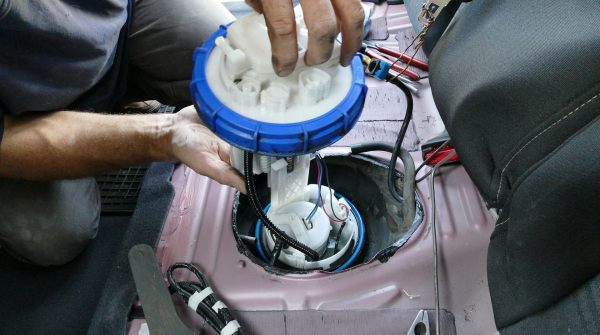 Замена топливного фильтра — фото