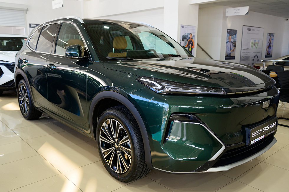 Geely EX5 EM-i Макс, белый