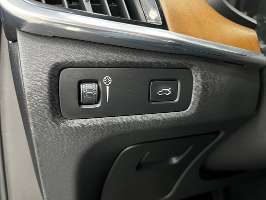 Volvo S90 Inscription, 2017 года, пробег 128658 км
