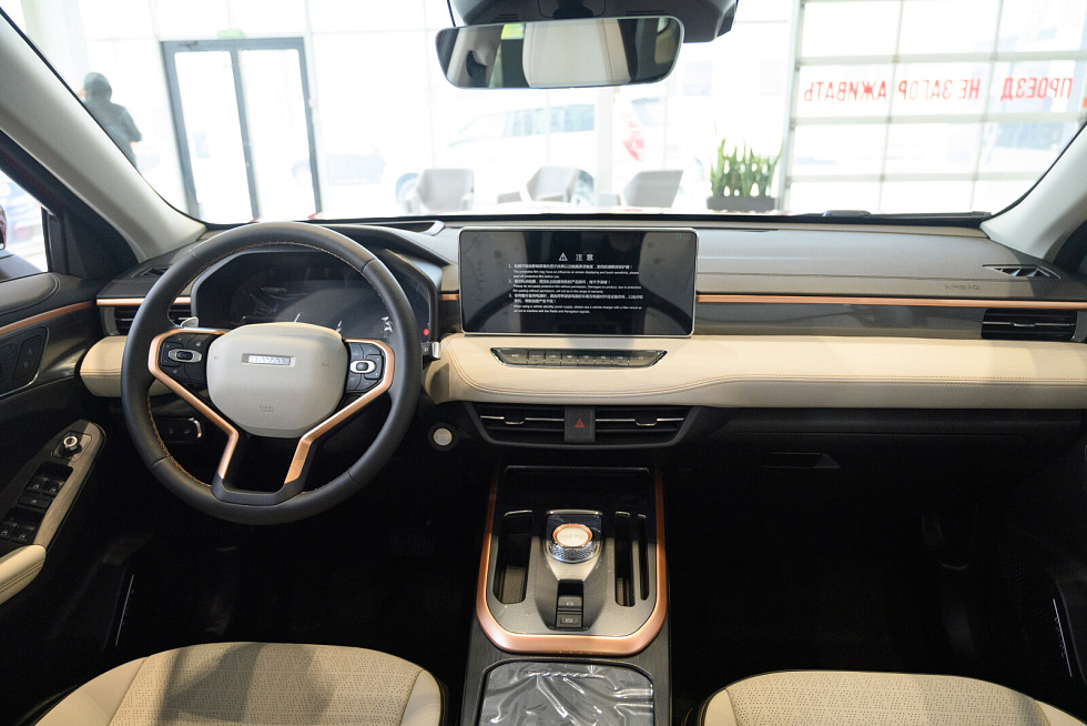 Haval Jolion Техно +, красный