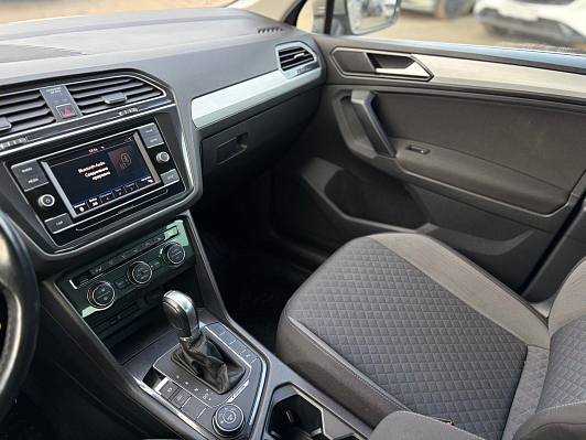 Volkswagen Tiguan, 2018 года, пробег 124000 км
