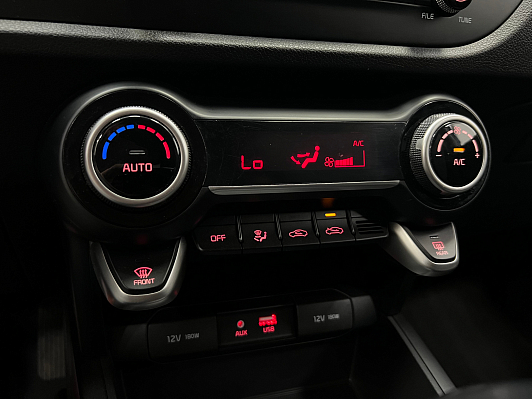 Kia Rio Luxe, 2019 года, пробег 42177 км