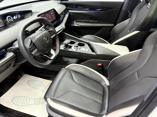 Changan UNI-V Комфорт, 2024 года, пробег 14063 км