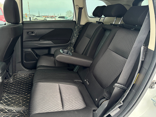 Mitsubishi Outlander Instyle, 2012 года, пробег 206000 км