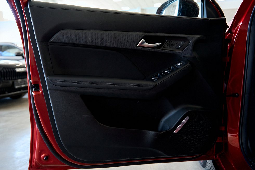 Haval Jolion Оптимум, красный