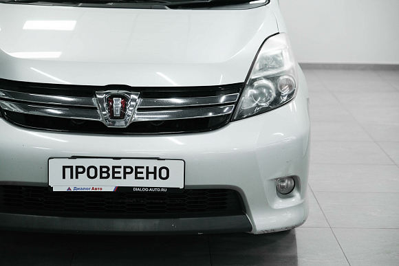 Toyota ISis, 2012 года, пробег 221686 км