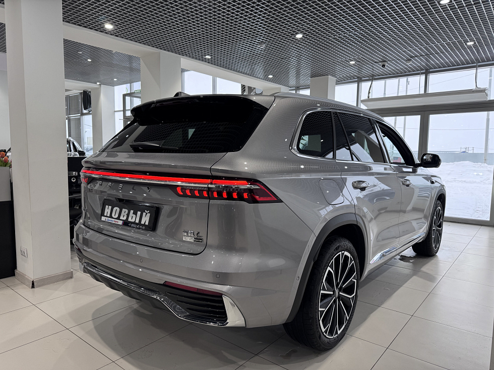 Geely Monjaro Flagship (2023-2025), серебряный