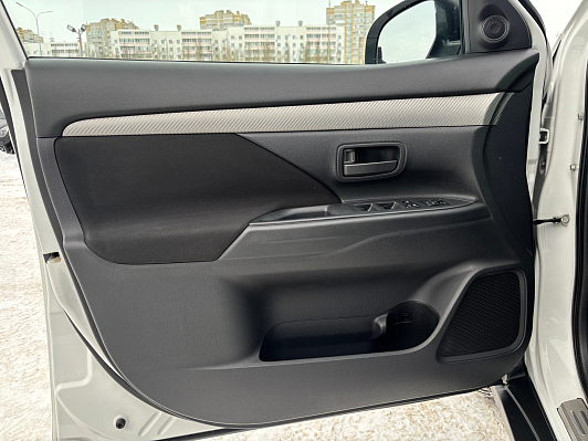 Mitsubishi Outlander Instyle, 2012 года, пробег 206000 км