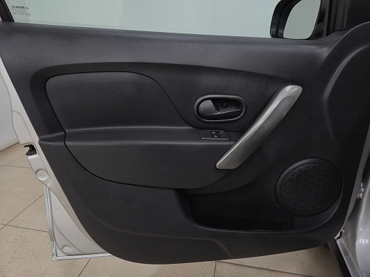 Renault Sandero Confort, 2017 года, пробег 59233 км