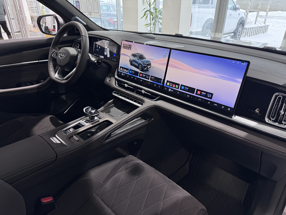 Geely Monjaro Flagship (2023-2025), серебряный