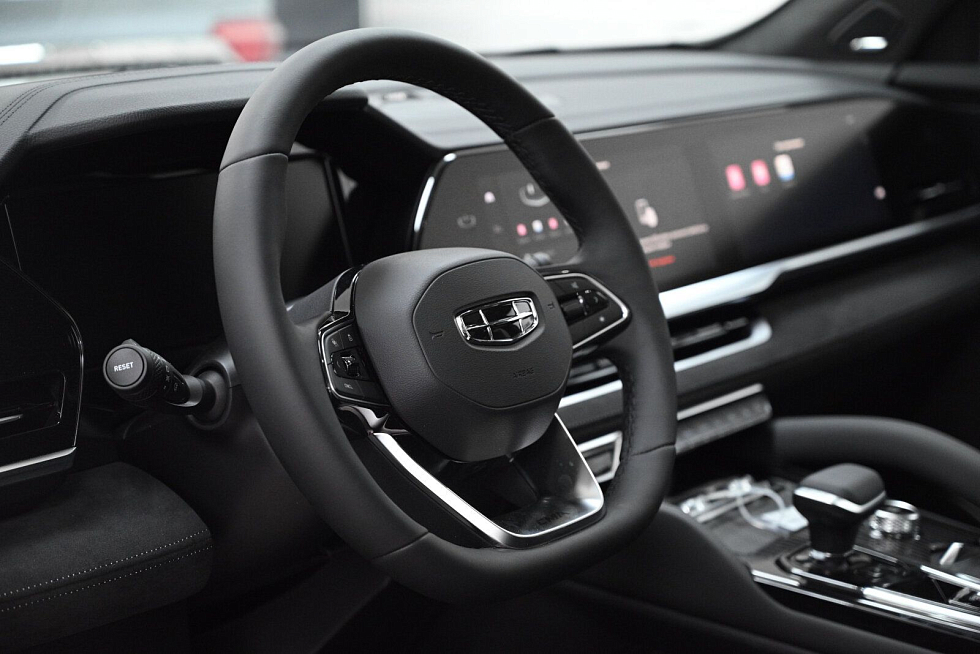 Geely Monjaro Exclusive (2023-2025), серый