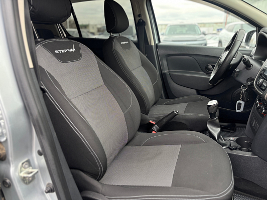 Renault Sandero Stepway Life, 2021 года, пробег 120304 км