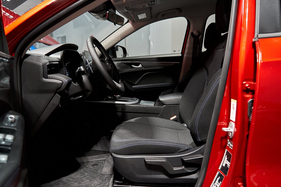 Haval Jolion Оптимум, красный