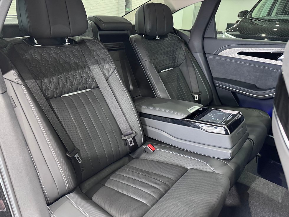 Hongqi H9 Делюкс (Deluxe), черный