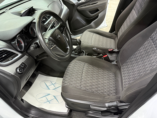 Opel Mokka Essentia, 2014 года, пробег 203412 км