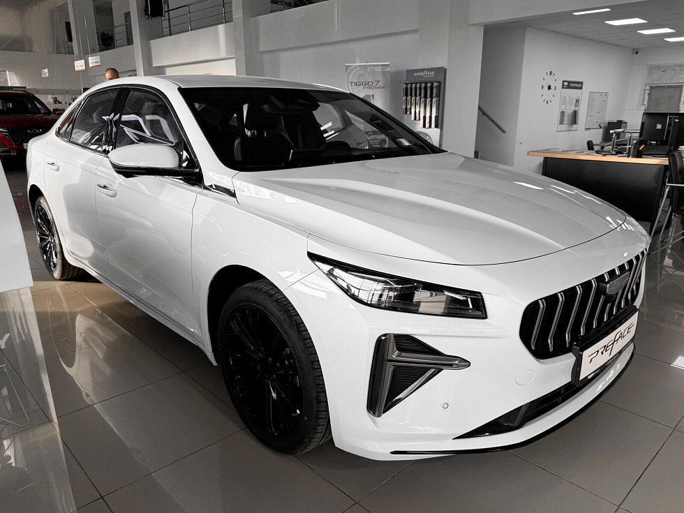 Geely Preface Флагман, белый