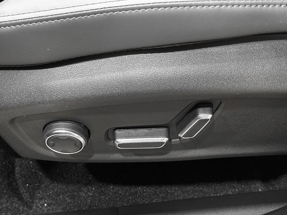 Geely Atlas Флагман, зеленый