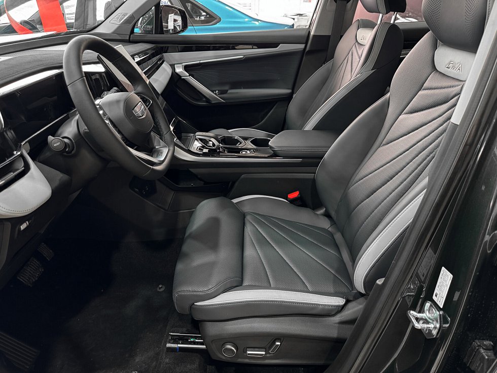 Geely Atlas Флагман, зеленый