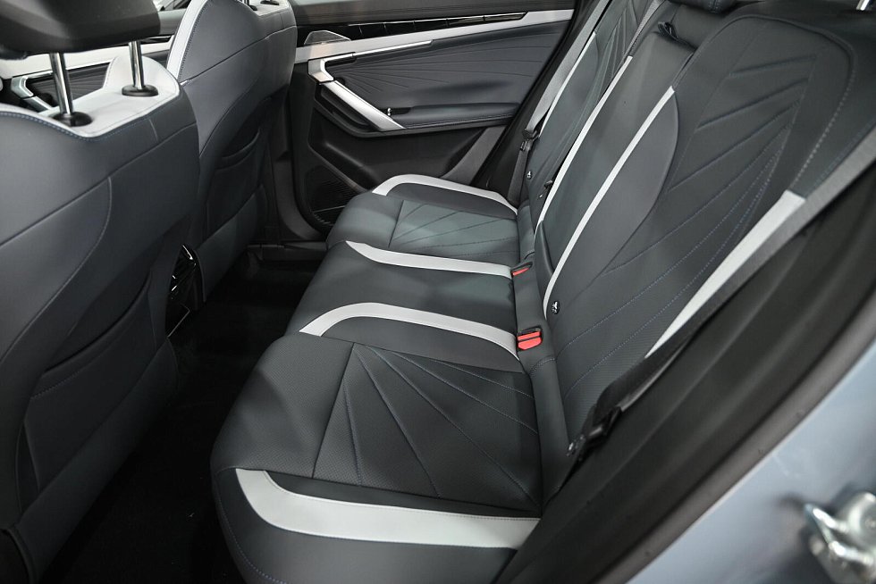 Geely Atlas Люкс, голубой