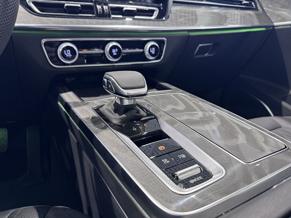Hongqi HS5 Делюкс (Deluxe), коричневый