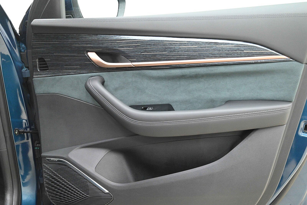 Geely Monjaro Flagship (2023-2025), синий