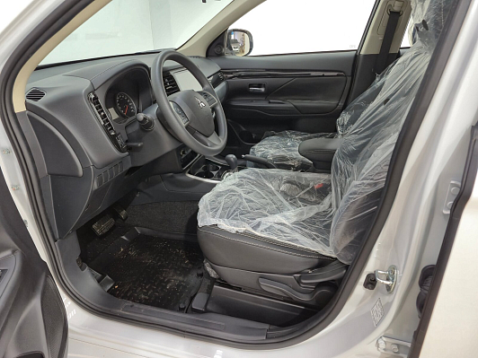 Mitsubishi Outlander Invite, 2022 года, пробег 906 км