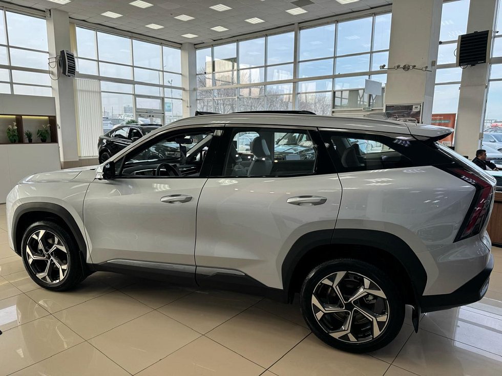 Geely Atlas Люкс, серебряный