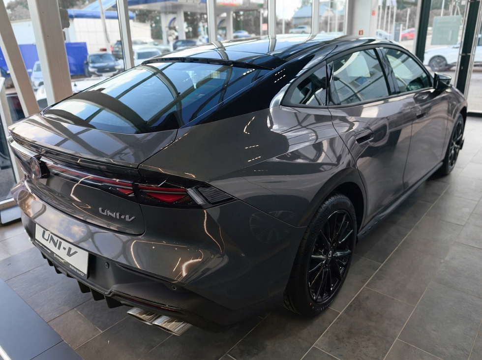 Changan UNI-V Спорт, серый