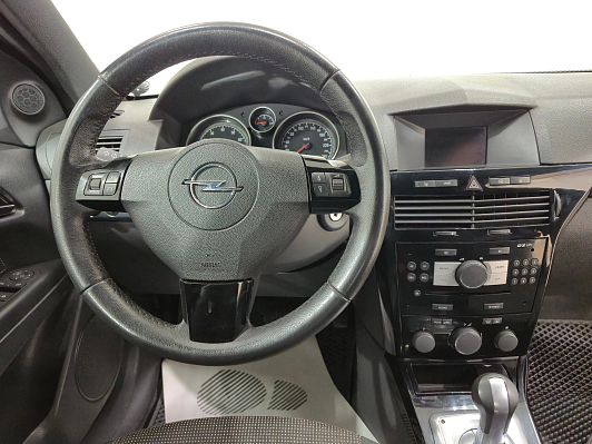 Opel Astra, 2010 года, пробег 122631 км