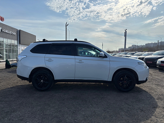 Mitsubishi Outlander Instyle, 2012 года, пробег 206000 км