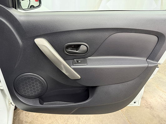 Renault Logan Drive, 2021 года, пробег 69977 км