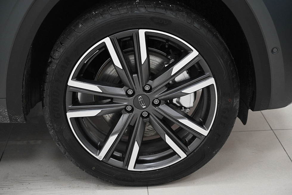 Geely Monjaro Exclusive (2023-2025), серый