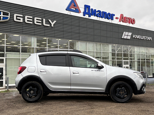 Renault Sandero Stepway Life, 2021 года, пробег 120304 км