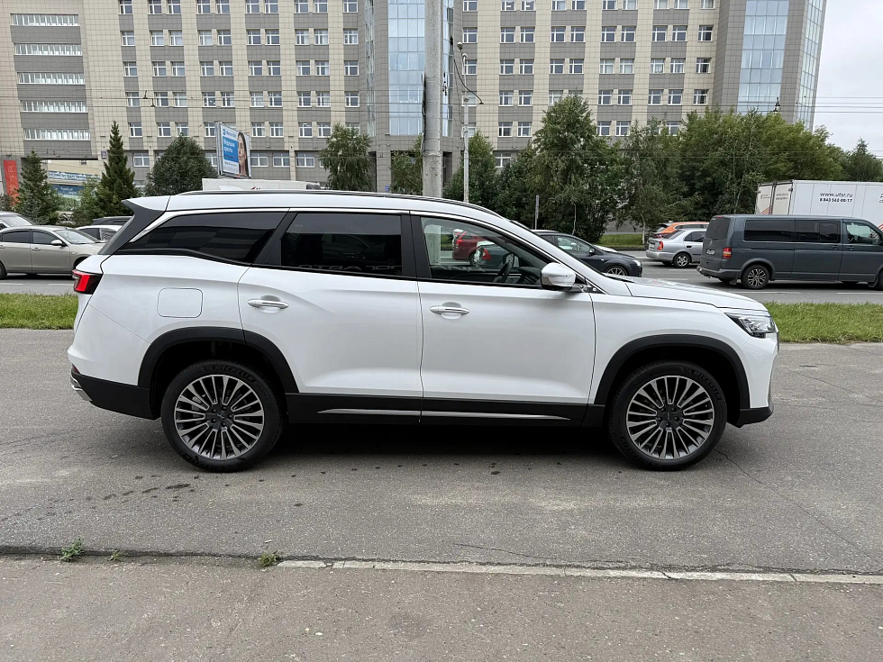 Jetour X90+ Премиум 7 мест, белый