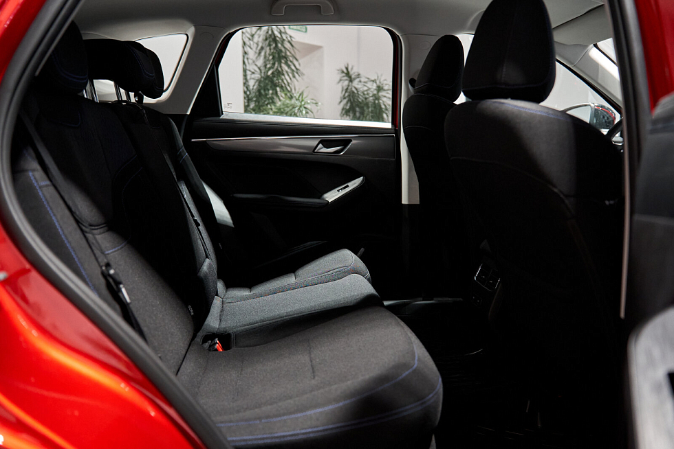 Haval Jolion Комфорт, красный