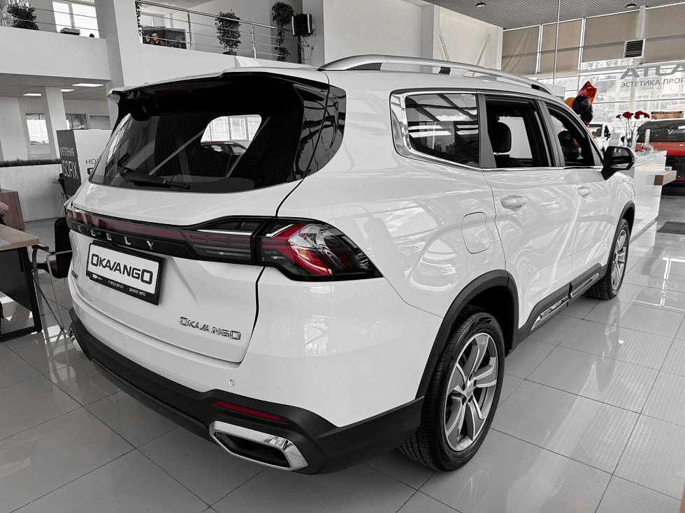 Geely Okavango Флагман, белый