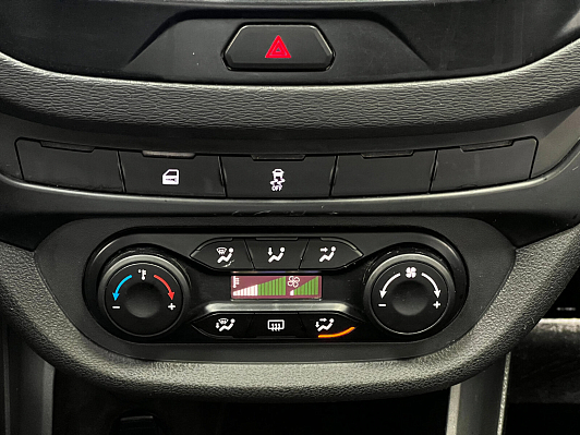 Lada (ВАЗ) Vesta 50 Anniversary, 2018 года, пробег 175000 км