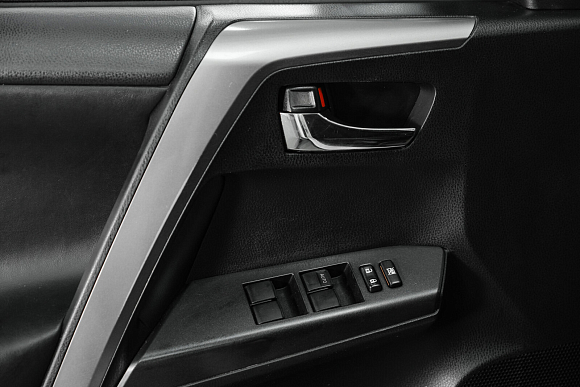 Toyota RAV4, 2017 года, пробег 187660 км