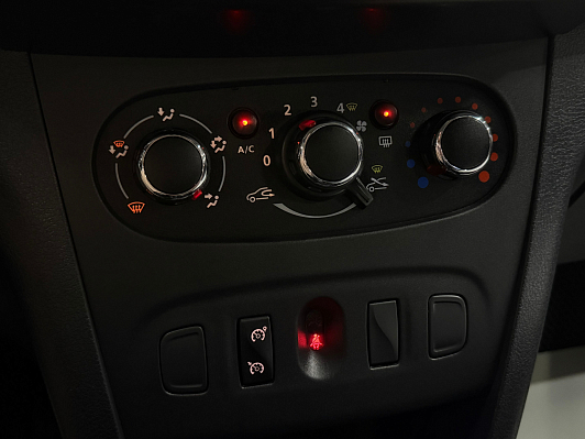 Renault Sandero Stepway Life, 2019 года, пробег 82979 км