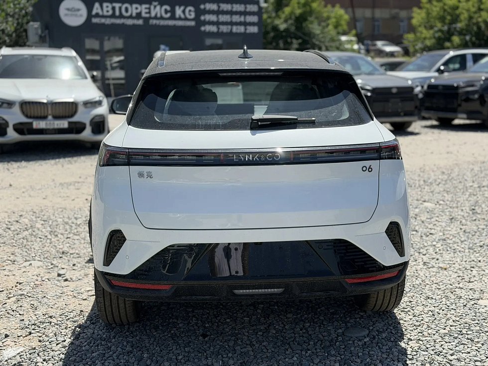 Lynk & Co 06 Max, белый