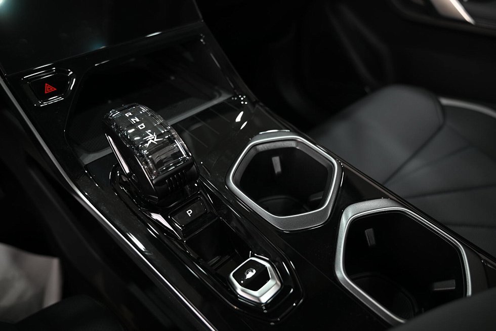 Geely Atlas Люкс, голубой
