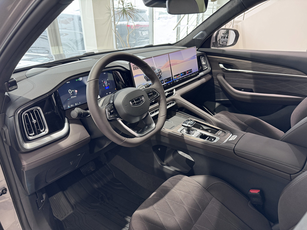 Geely Monjaro Flagship (2023-2025), серебряный