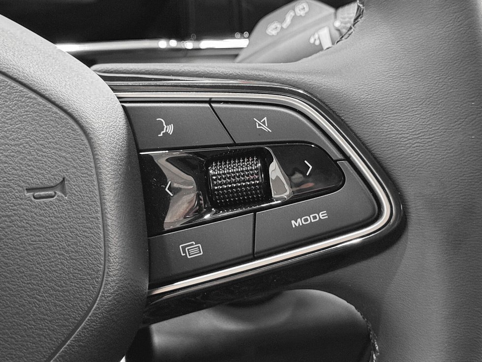 Geely Atlas Флагман, зеленый