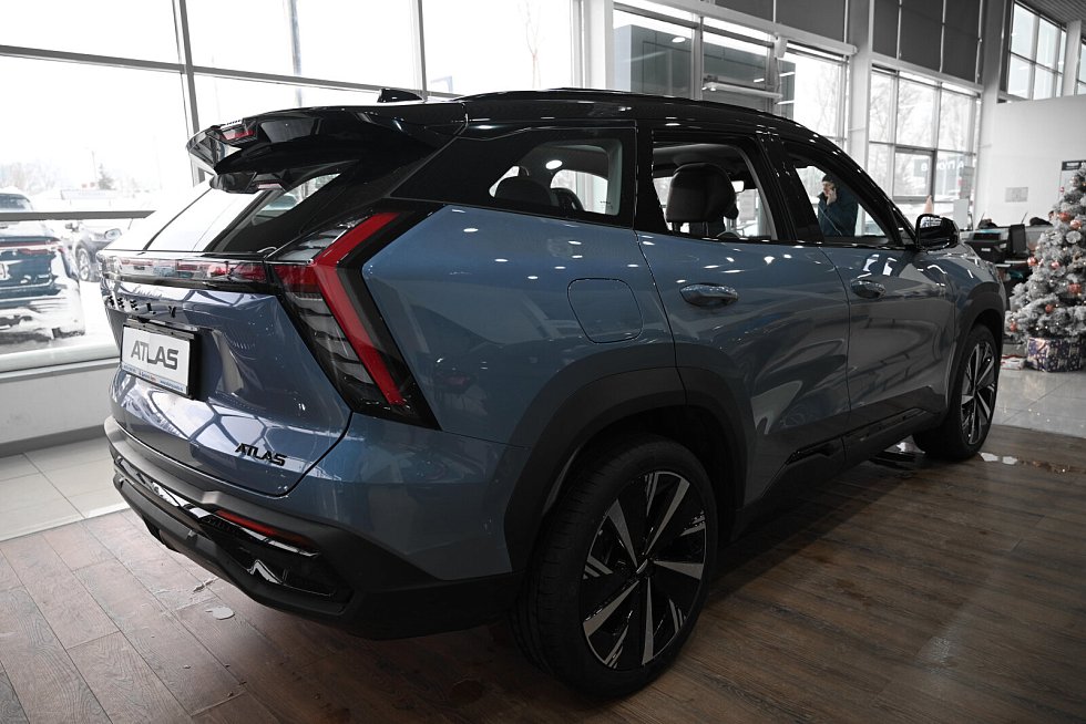 Geely Atlas Люкс, голубой