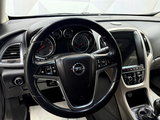 Opel Astra Cosmo, 2012 года, пробег 230236 км