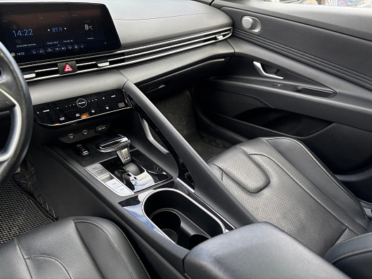 Hyundai Elantra Premium Edition, 2021 года, пробег 18993 км
