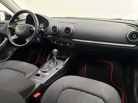 Audi A3 Attraction, 2015 года, пробег 166821 км