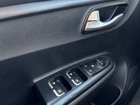 Kia Rio, 2019 года, пробег 91000 км