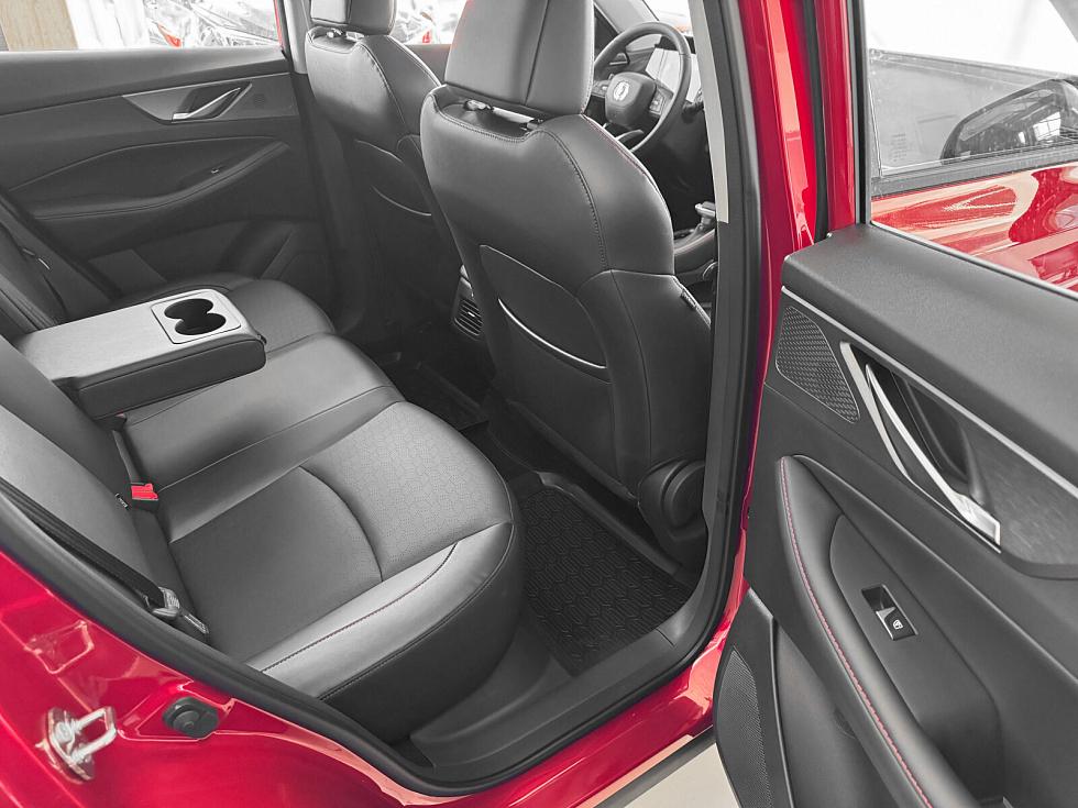 Changan CS35 Plus Техно, красный