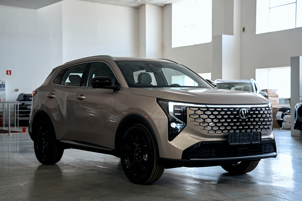 Changan UNI-S Техно, золотой